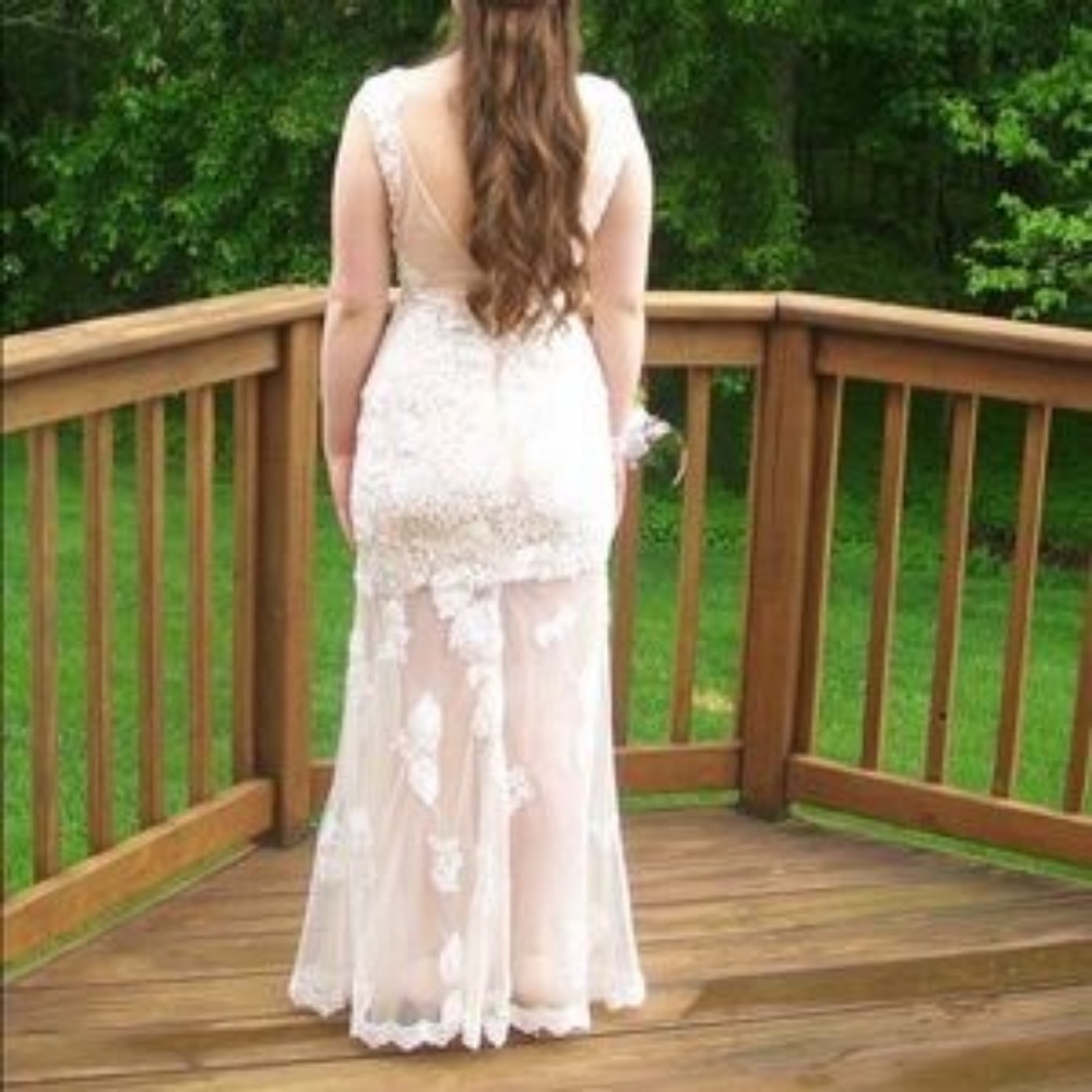 Nude & White Prom Dress size-8 - Picture 2 of 6